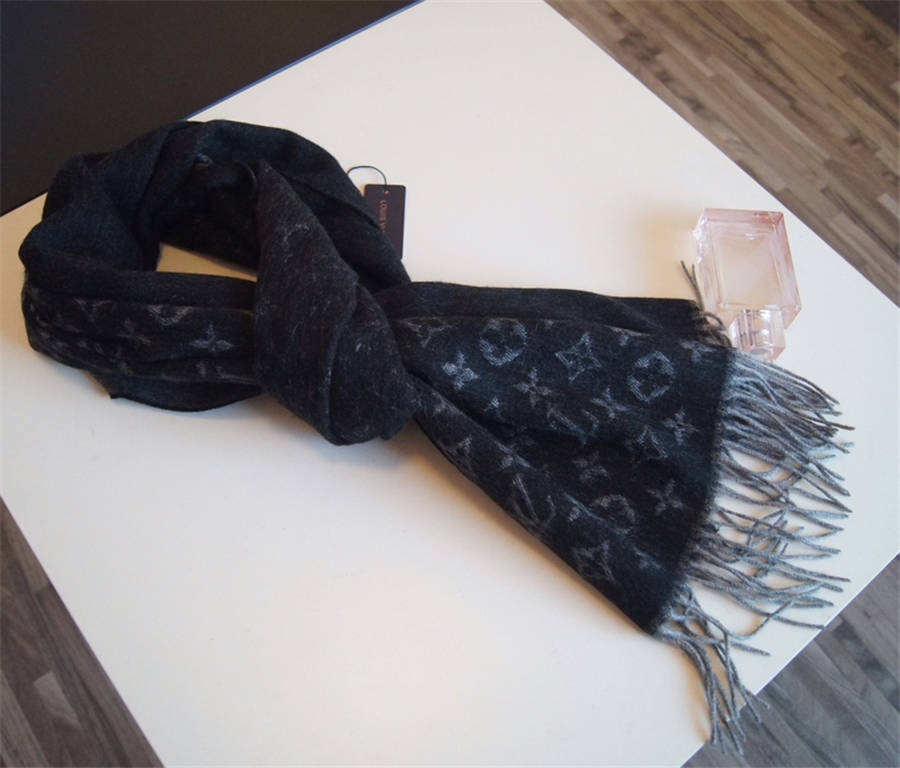 Louis Vuitton MONOGRAM Monogram gradient scarf (M70258, M70257, M71607)